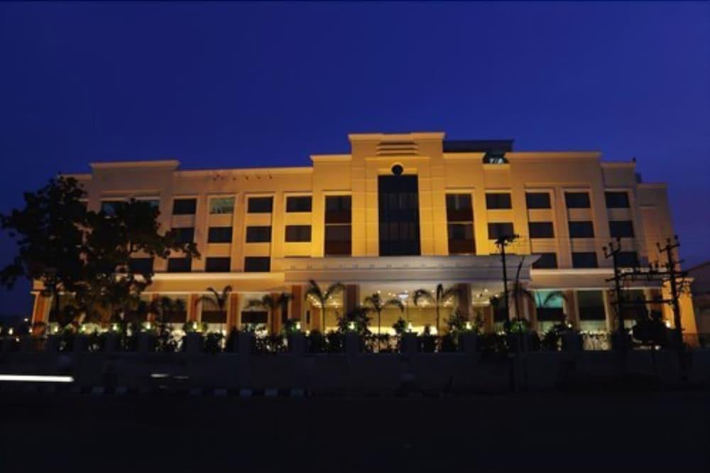 Accord Puducherry Exterior photo